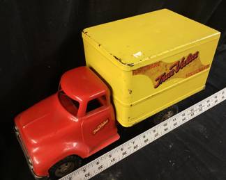 VTG. METAL TONKA TRUE VALUE BOX TRUCK w WOOD FLOORING,