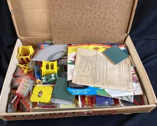 VTG. KENNERS MOTORIZED BRIDGE & TURNPIKE w BOX