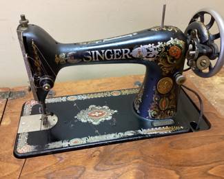 ANTIQUE SINGER TREADLE SEWING