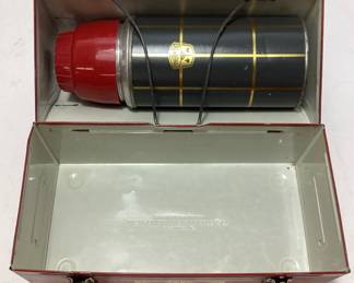 AMERICAN BARN THERMOS LUNCHBOX,