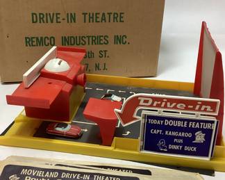 1959 MOVIELAND DRIVE IN THEATER TOY SET,