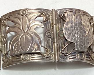 VTG. STERLING SILVER BANGLE BRACELET, 56.5 GRAMS, 7''L,