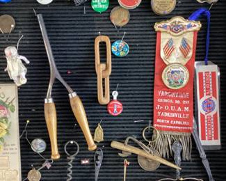 ASSORTED COLLECTIBLES, YADKIN COUNTY CAPTAIN JOHN WILLIAMS OF NC HOME GUARD RELOAD EFFECTS, KIA 1863 BOND SCHOOL YADKIN COUNTY, POLICAL BUTTONS, CRAFTS, CONFEDRATE NOTES, MASONIC PINS,