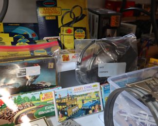 Slot cars and tracks