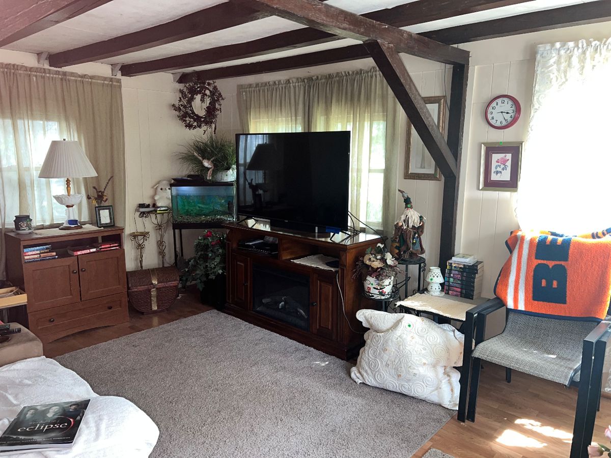 Estate sale, lots of furniture in Rockford, IL starts on 9/8/2023