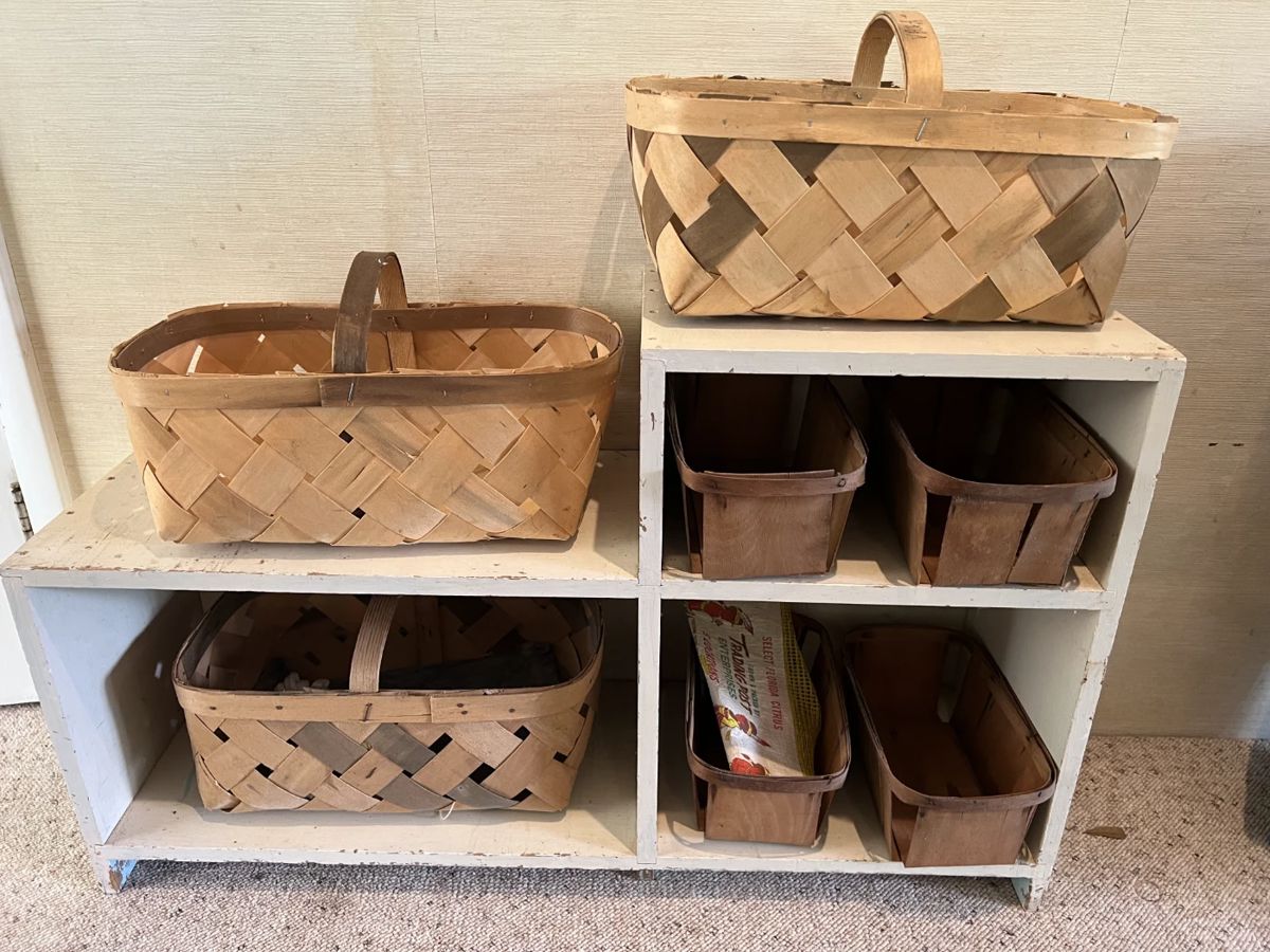 Online Auction Gainesville Antiques And More starts on 8/30/2023