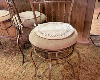 IRON SWIVEL BAR STOOLS 1 OF 4