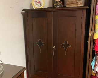 VINTAGE ARMOIRE