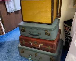 VINTAGE LUGGAGE