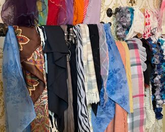 LADIES SCARVES
