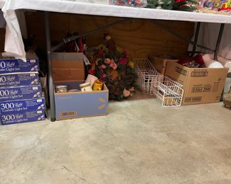 CHRISTMAS, LIGHTS AND BOXES OF FLOWER VASES