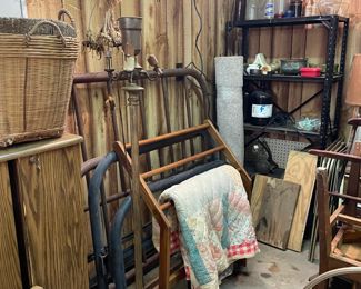 METAL BEDS QUILT RACK ETC