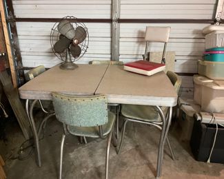 FORMICA TOP VINTAGE TABLE AND CHAIRS