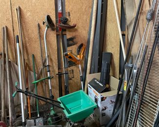 GARDENING TOOLS