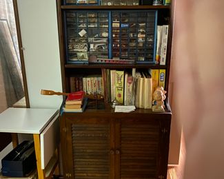 Hutch / Bookcase