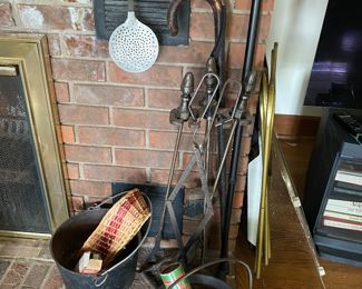 Iron Fireplace set                                                                                          Cast Iron Dutch Ovens