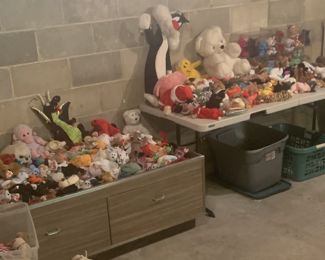 Hundreds of Beanie Babies! (And a few other stuffed toys)