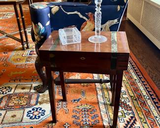 Campaign desk on stand