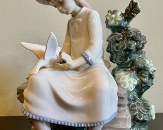 Nao by Lladro Figurine