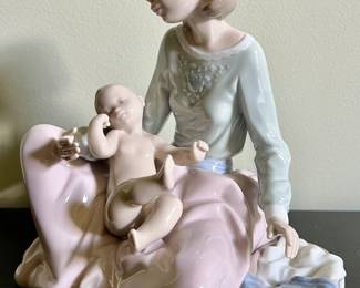 Lladro "Dressing the Baby" Figurine