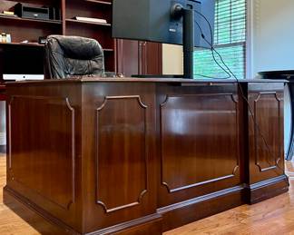 Ethan Allen Leather Top Desk