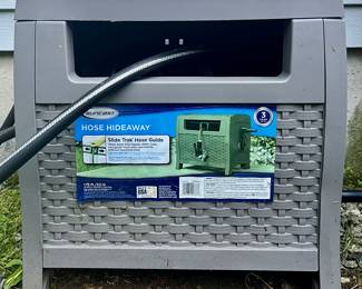 Suncast Hose Hideaway
