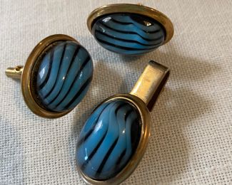 Gorgeous signed men’s cuffs and tie clip