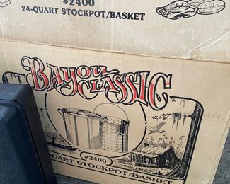 Lots of Boiling pots and burners