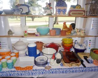 polka dot dishes, pottery