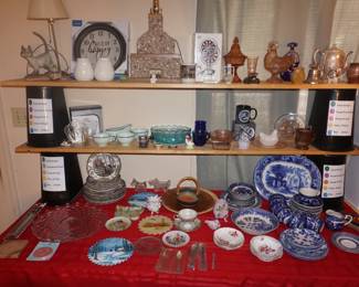 dishes, decor, lamps