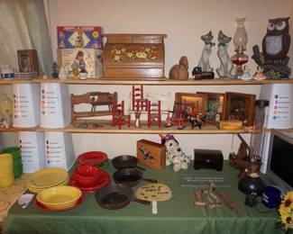 Fiesta, doll furniture, bread box, ceramic pieces