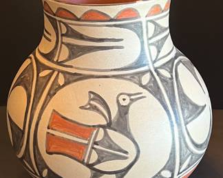 Hilda Coriz Kewa Santo Domingo Pueblo 10.5" Signed Pottery Vase