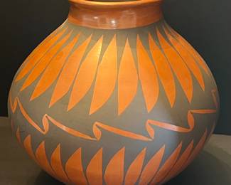 Nicolas Silveira Mata Ortiz 10.5" Signed Pottery Olla Pot