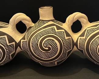 Juana Leno Acoma NM Tri - Lobed 12.5" Signed Pottery Jar