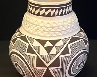 Marie S. Juanico Acoma Pueblo NM 7.5" Signed Pottery Jar