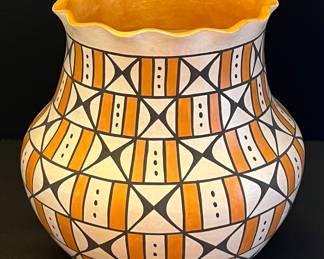 Robert Patricio Acoma Pueblo NM 8" Pottery Jar Signed