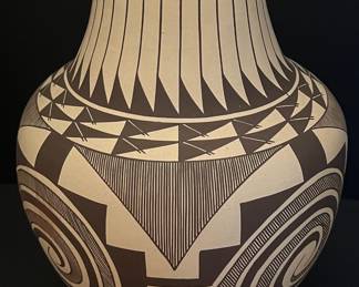 Myron Sarracino Laguna Pueblo 11.5" Singed Pottery Jar