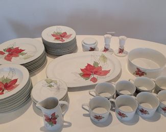 Block Spal Poinsetta Plate Set