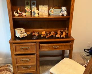 THOMASVILLE DESK AND CHAIR 