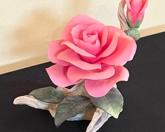 Boehm Pink Peace Porcelain Rose Figurine

Measures 9” x 6.5” 

Limited edition. Number 229