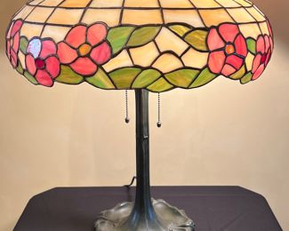 Antique Wilkerson Open Rose Stained Glass Table Lamp in a beautiful floral design.