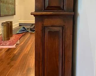 Toms-Price Console. Photo 2 of 3.