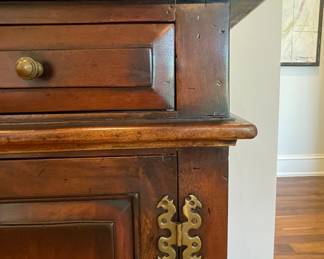 Toms-Price Console. Photo 3 of 3.