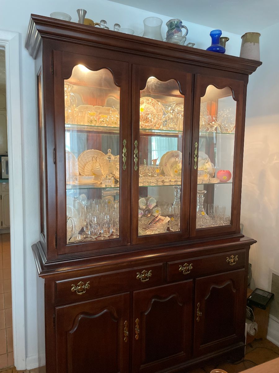 ARLINGTON GEM WITH LOTS OF ANTIQUES starts on 10/26/2023