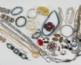 58:Estate Collection of Costume Jewelry