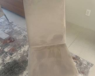 8 very comfortable Dining chairs