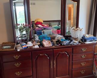 Drexel Heritage Wood Dresser w/ Mirror