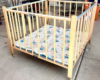 Children’s play pen 