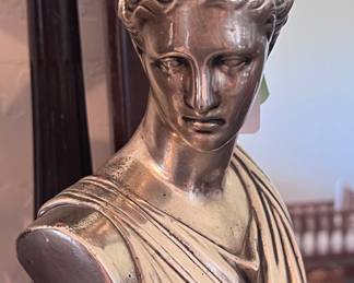 Artistic statue lamp 