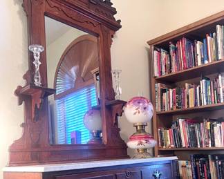 Mirrored dresser matching with bedframe